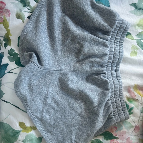 gray women’s under armour sweatshorts size MEDIUM - Picture 2 of 3